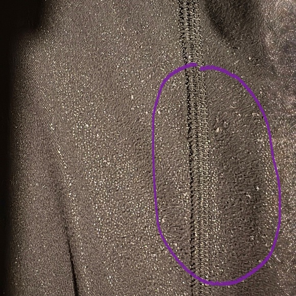 Good Condition. Lululemon Align High Rise Cropped 25” Leggings - Picture 7 of 7